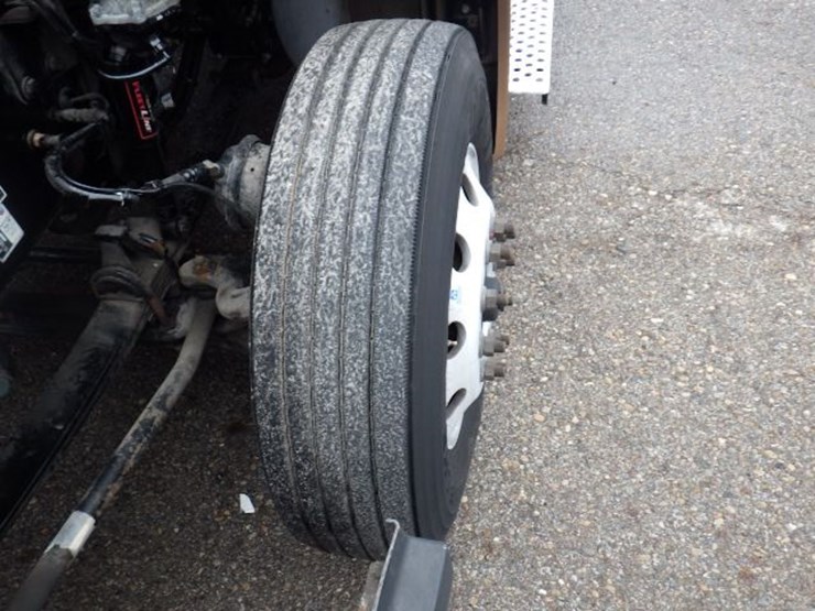 2022-kenworth-t680-image-22