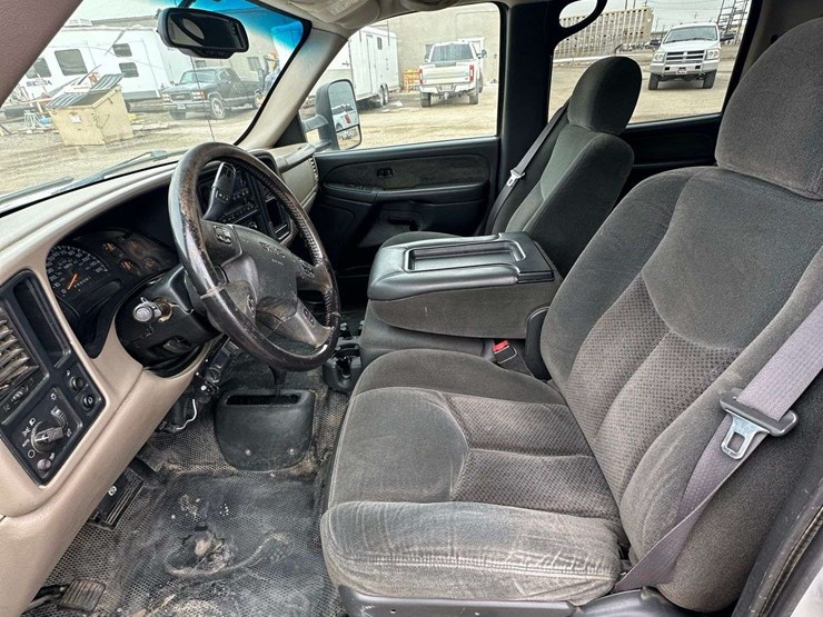 2007-gmc-3500-image-21