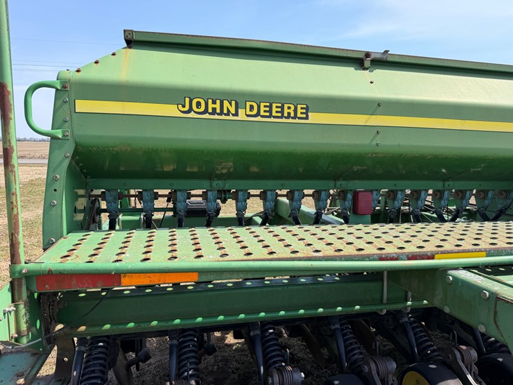 john-deere-1560-image-16