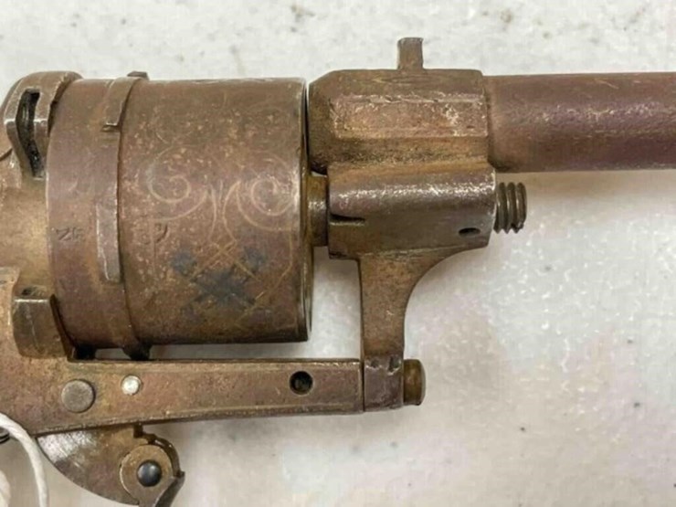 vintage-revolver-image-16