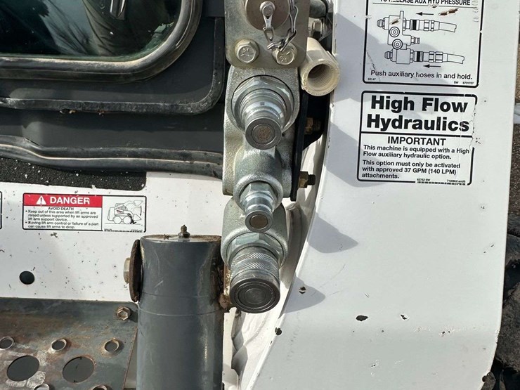 2008-bobcat-a300-image-19