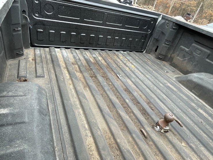 2020-chevrolet-2500hd-image-53