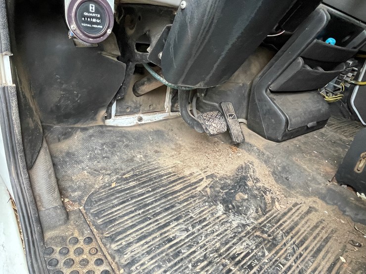 2003-caterpillar-3126-image-28