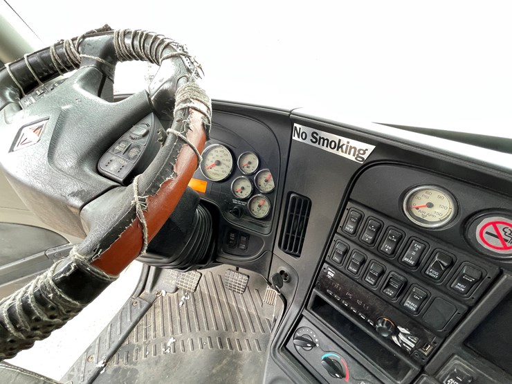 2016-international-prostar-image-47