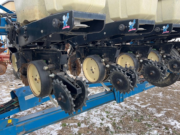 kinze-2600-image-37