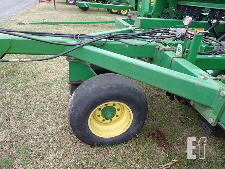 john-deere-750-image-15