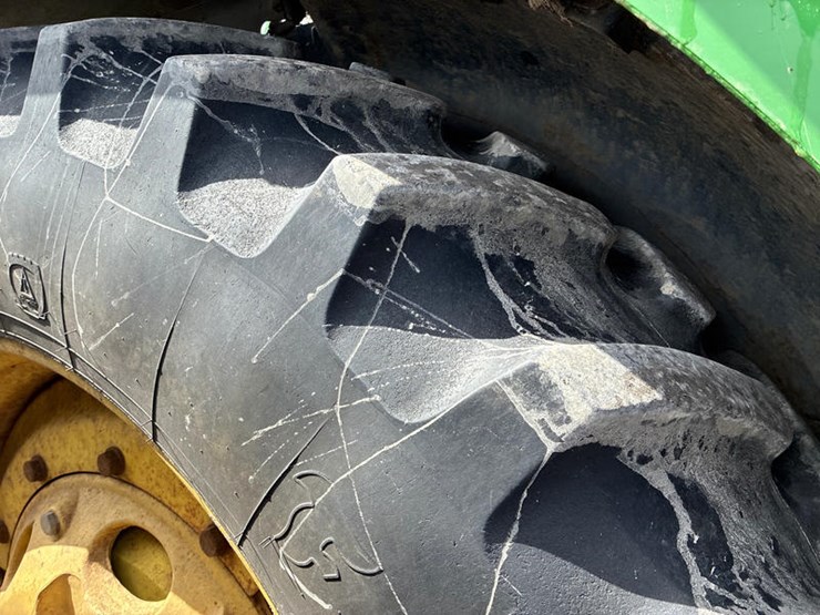 2004-john-deere-8320-image-32