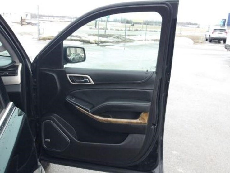 2016-gmc-yukon-denali-image-37