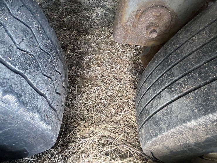 1999-utility-53'-image-34