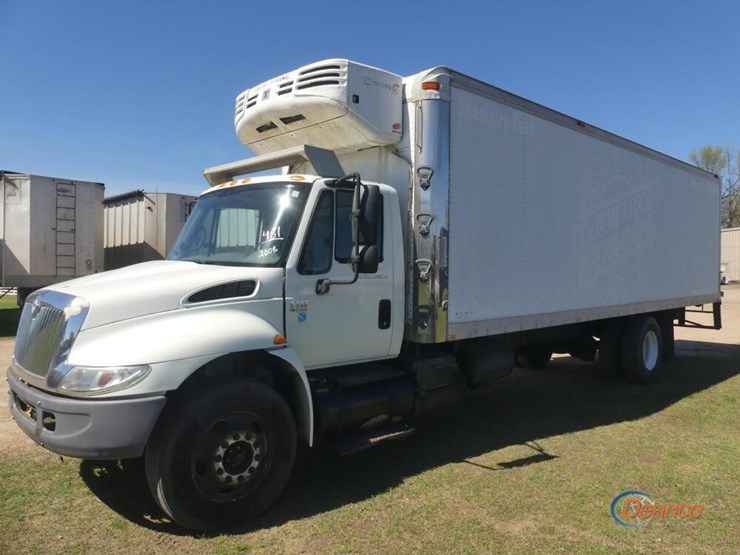 2008-international-durastar-4300-image-22