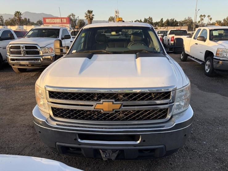 2013-chevrolet-2500-image-5