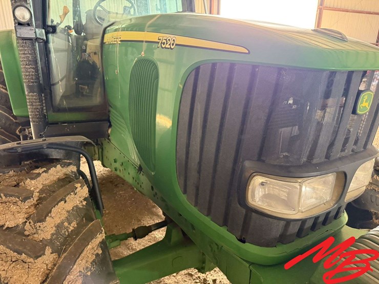 john-deere-7520-image-21