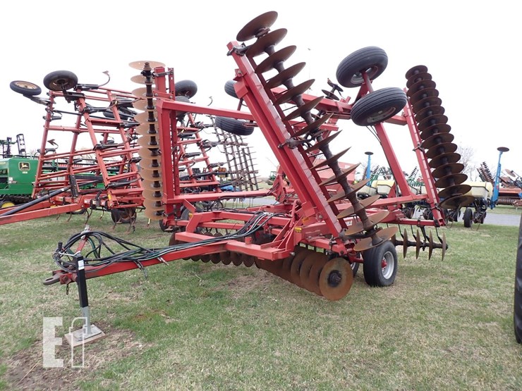 case-ih-3900-image-1