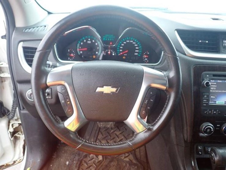 2015-chevrolet-traverse-image-17