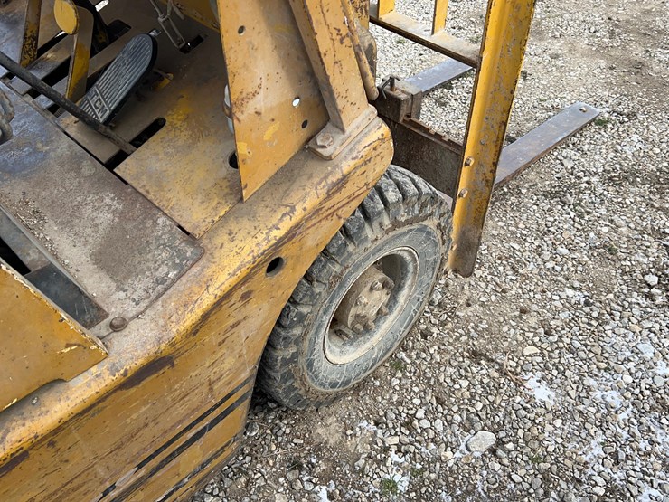 tcm-3000lb-forklift-image-10