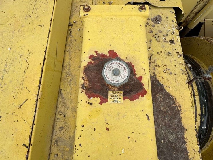 new-holland-70-image-33