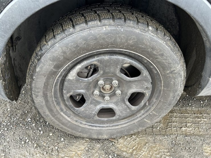 2016-ford-explorer-image-30