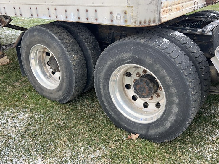 2005-international-8600-image-22