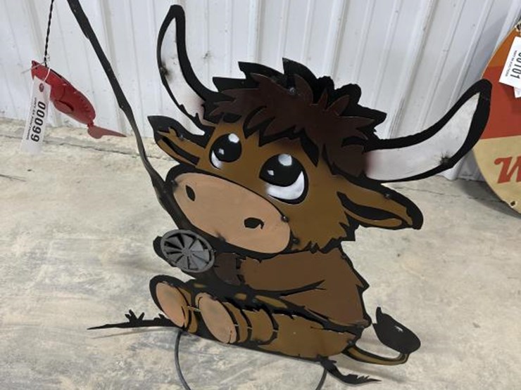 #99-•-bull-fishing-decor-image-1