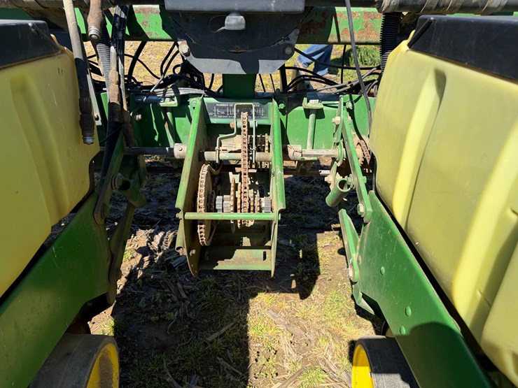 john-deere-7300-image-13