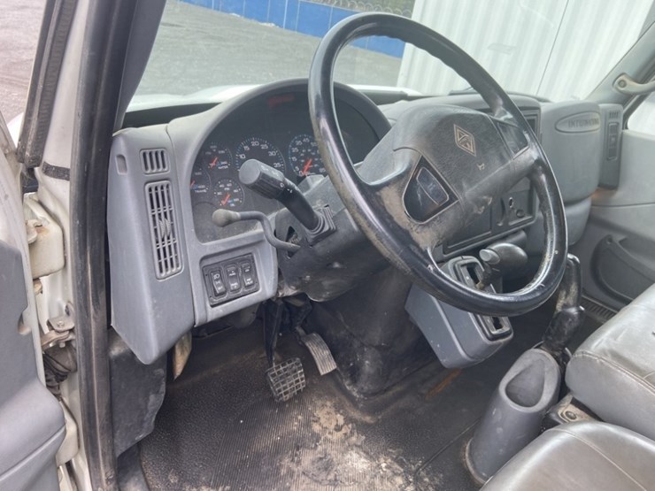 2005-international-durastar-4200-image-18