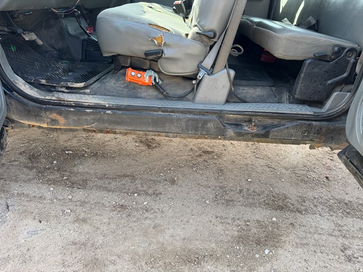 2005-ford-f350-xl-image-25