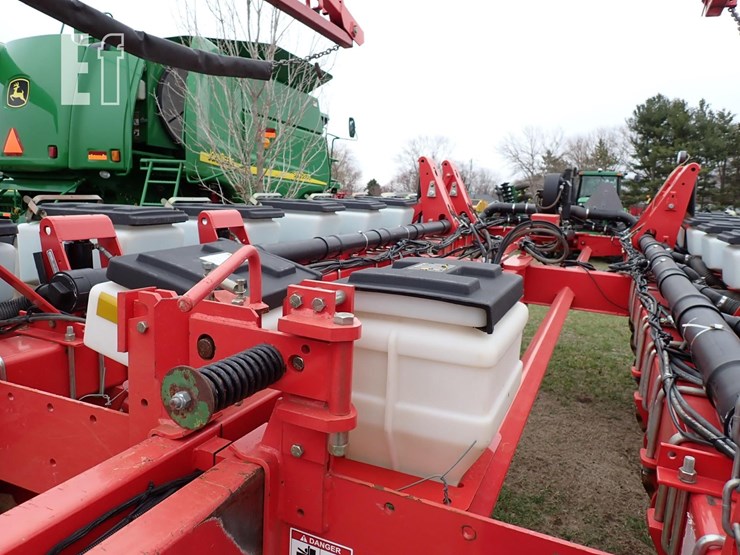 2007-white-8186-image-5