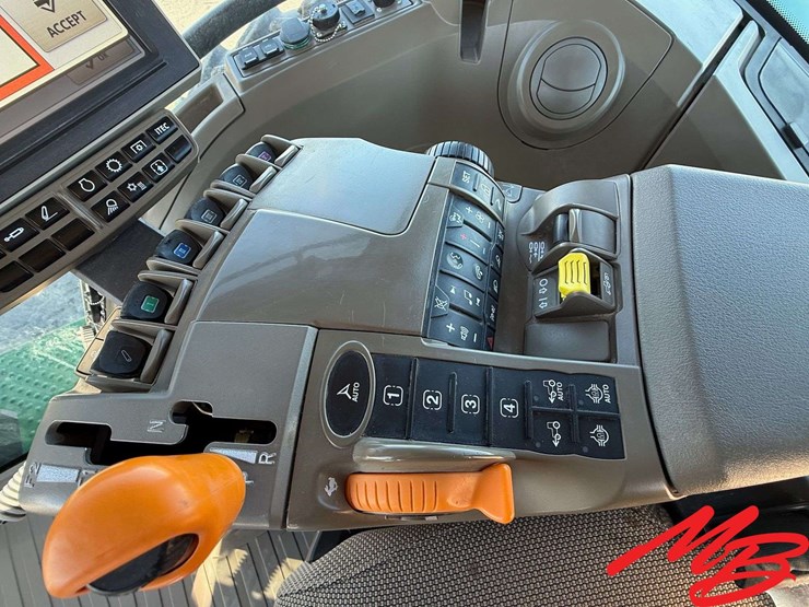 2023-john-deere-8r-340-image-24