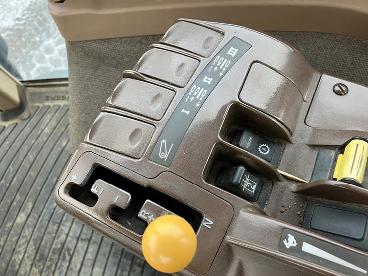 2008-john-deere-8130-image-32