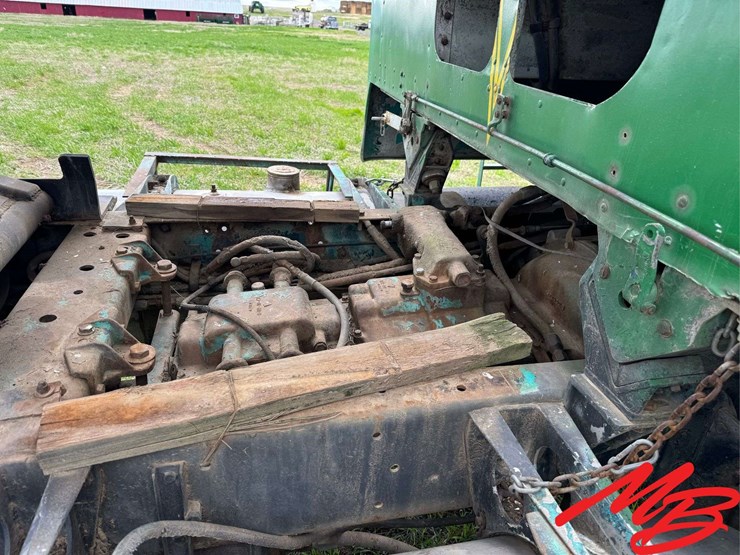 peterbilt-362-image-9