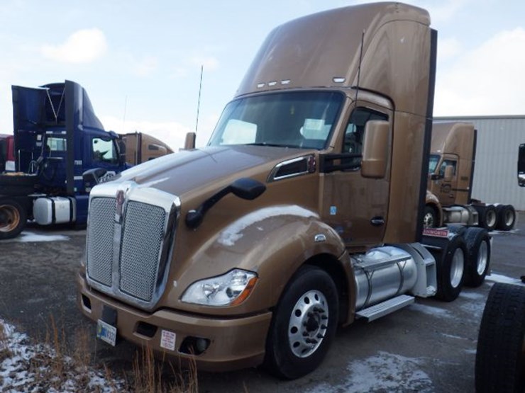 2022-kenworth-t680-image-1