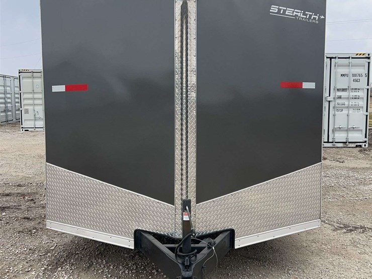 2016-stealth-viper-24'-enclosed-trailer-image-8