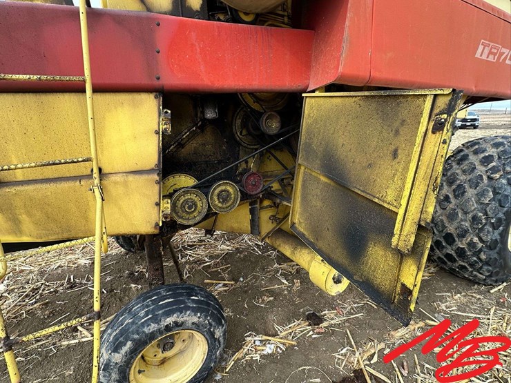 new-holland-70-image-19