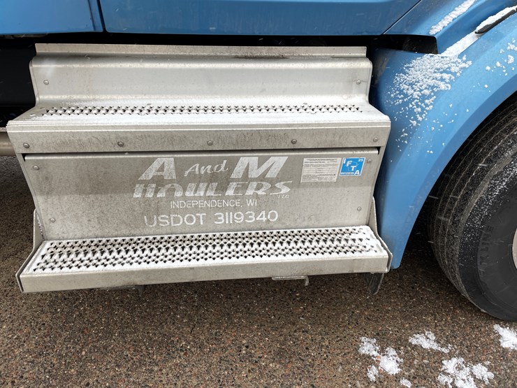 2019-peterbilt-579-image-29