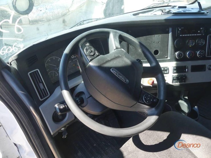 2023-freightliner-cascadia-116-image-14