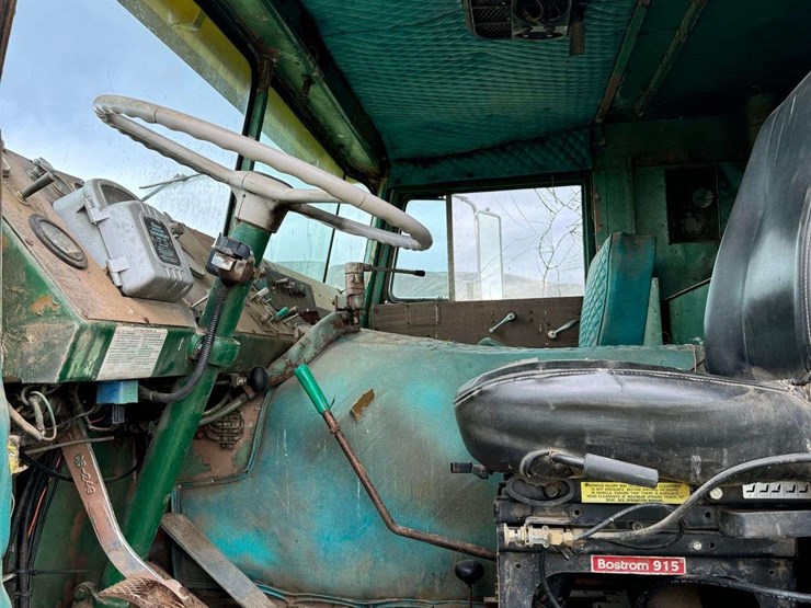 peterbilt-362-image-26