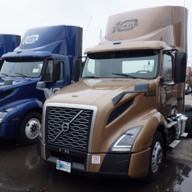 2019 VOLVO VNL300