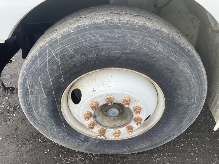 2005-international-durastar-4200-image-27