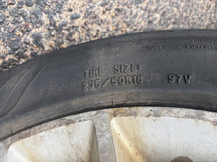 #1021-•-2014-chevy-impala-ltz-limited-(eau-claire,-wi)-(has-wi-title)-image-64