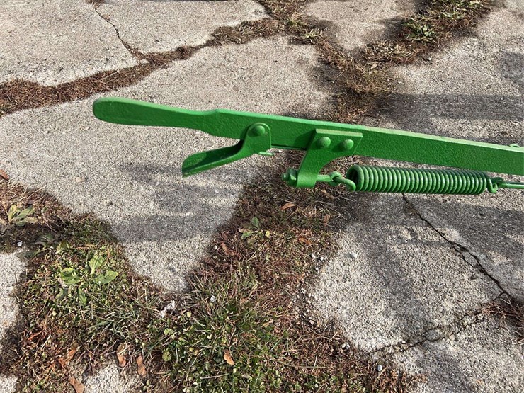 john-deere-one-row-mounted-cultivator-image-4