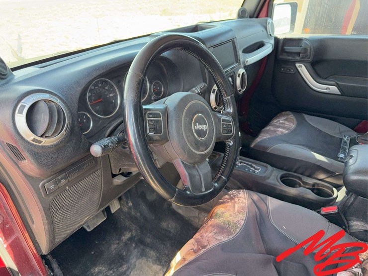 2012-jeep-wrangler-image-23