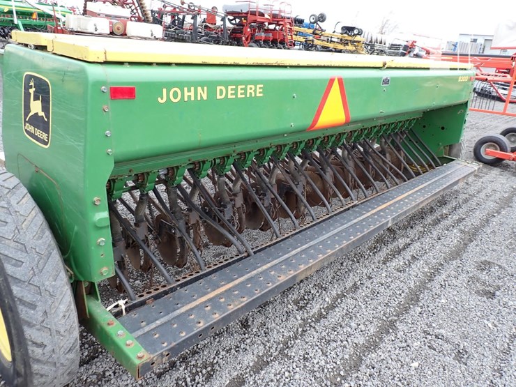 john-deere-8300-image-6