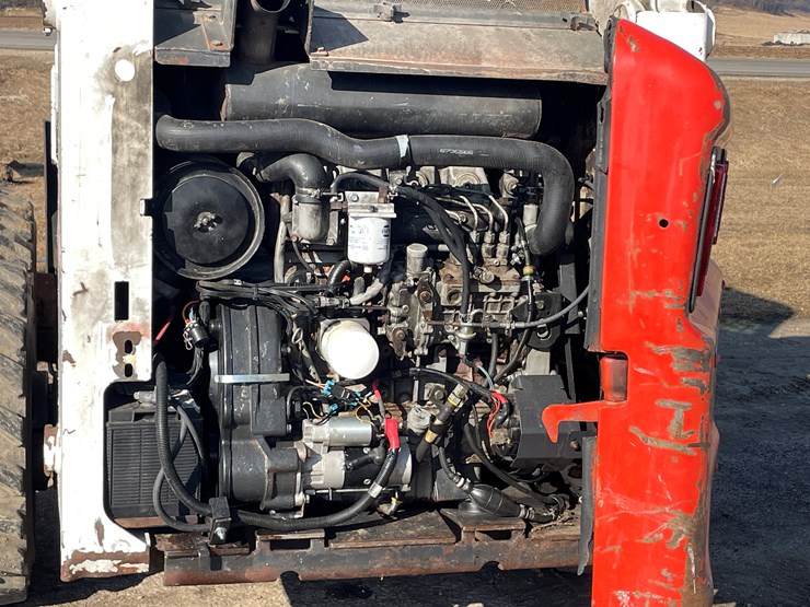 2008-bobcat-s330-image-13