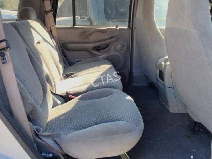 2000-ford-expedition-xlt-image-10