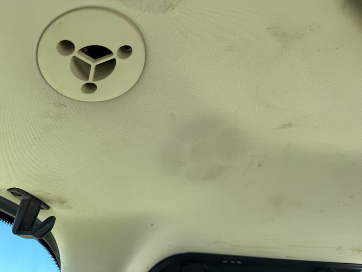 2010-john-deere-8270r-image-73