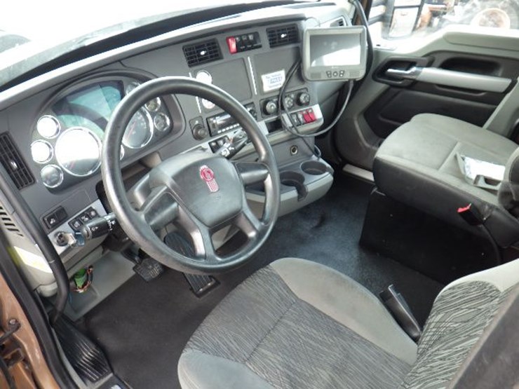 2022-kenworth-t680-image-15