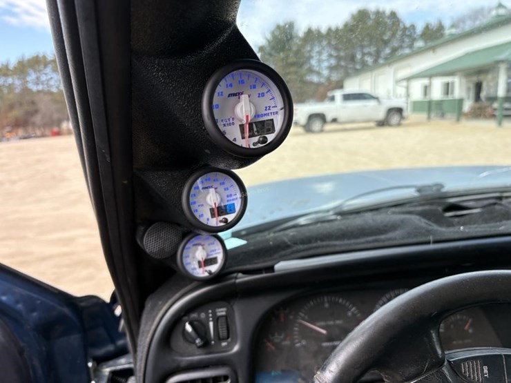 2002-dodge-ram-2500-image-18