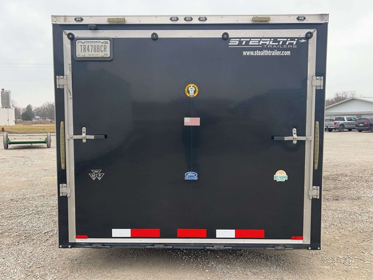 2016-stealth-viper-24'-enclosed-trailer-image-4