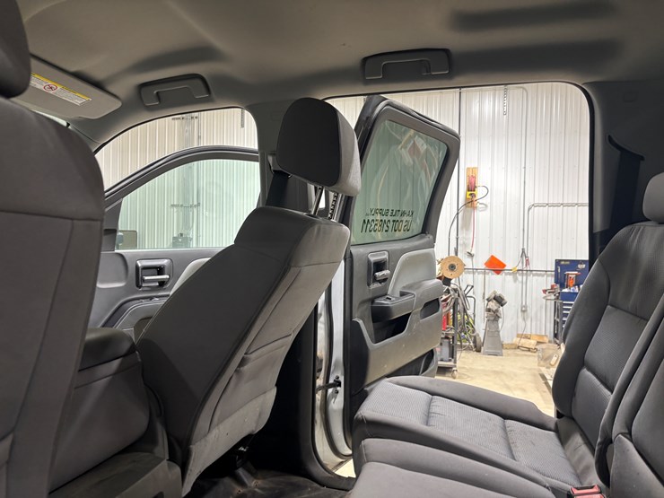 #2331-•-2022-chevrolet-5500-hd-flatbed-truck-image-36