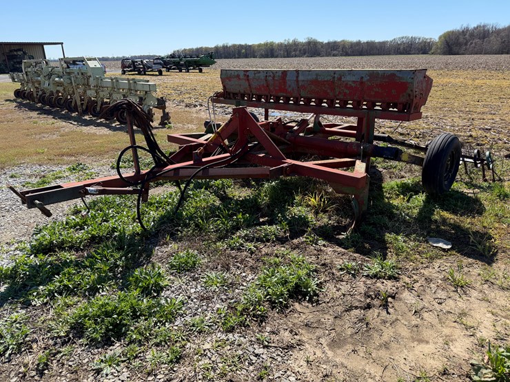 #42473-•-levee-squeeze-w/seeder-109-image-1